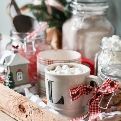 13 Simple Christmas Decor Ideas for the Kitchen